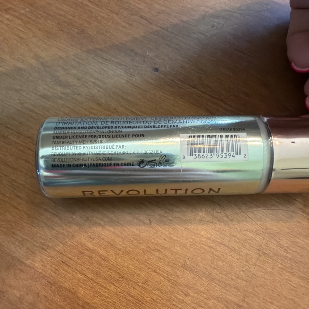 Makeup Revolution Beauty Liquid Highlighter, Mermaid's Scales M83 - Picture 3 of 4